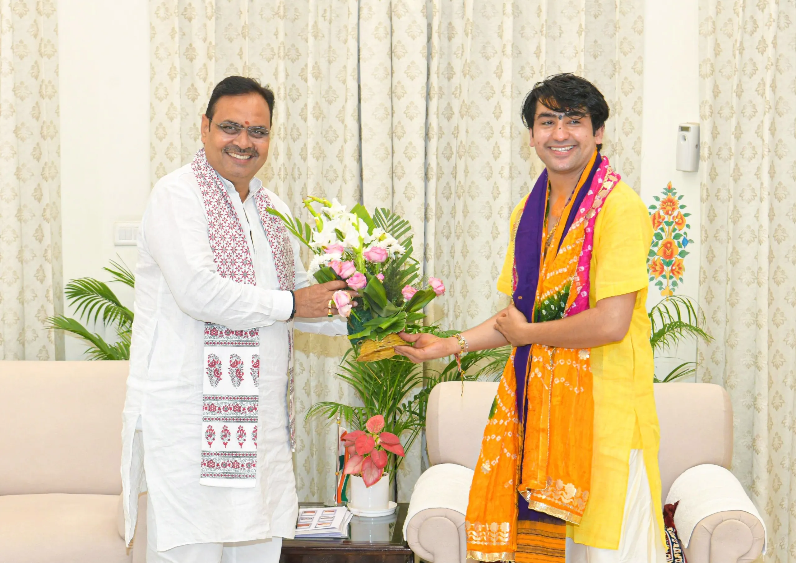 rajasthan-dhirendra-krishna-shastri-bhajanlal-sharma-meeting
