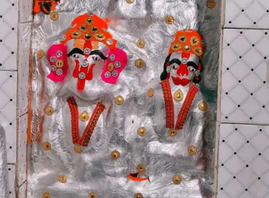 rajasthan-chittorgarh-god-ganesh-and-kuber-idols