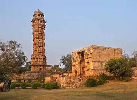 rajasthan-chittorgarh-god-ganesh-and-kuber-idols