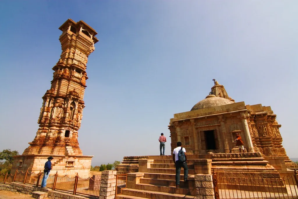rajasthan-chittorgarh-god-ganesh-and-kuber-idols