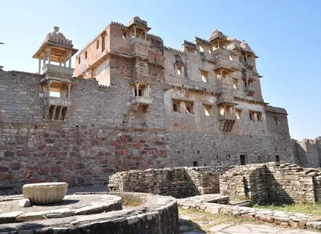 rajasthan-chittorgarh-god-ganesh-and-kuber-idols