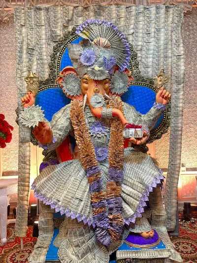 udaipur-cha-raja-ganpati-1.51-crore-decoration