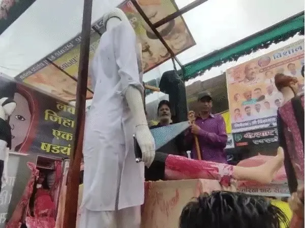Stone pelting on Ganesh Sawari
