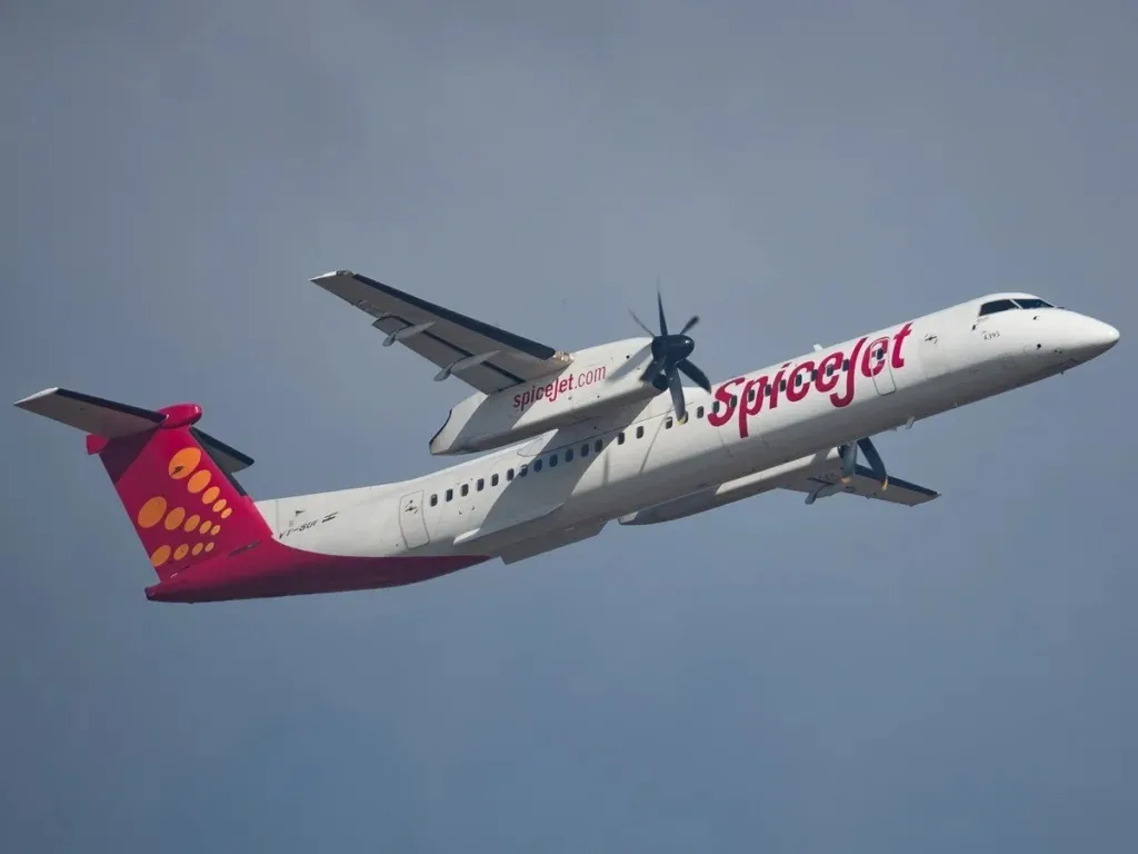 spicejet-flight-sg-1077-technical-issue-jaipur-pune-2025