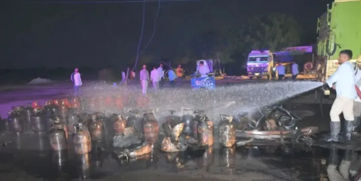 rajasthan-jaipur-ajmer-highway-chemical-tanker-lpg-cylinder-accident-2025