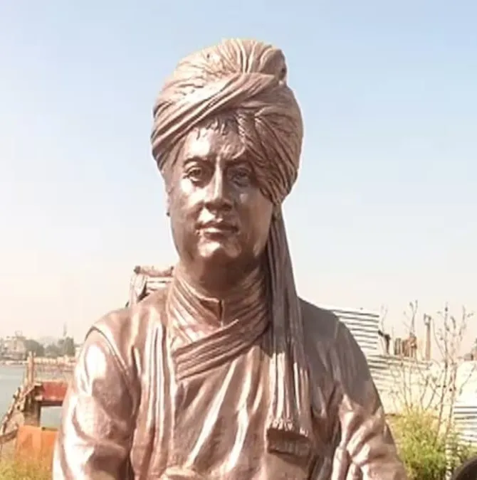 vivekananda-statue