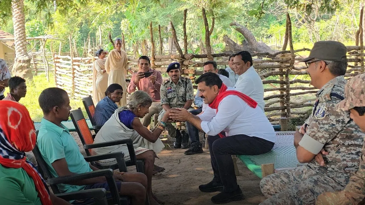 dupty cm with naxal family