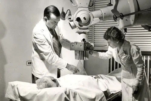 radiation-therapy-1949-3x2