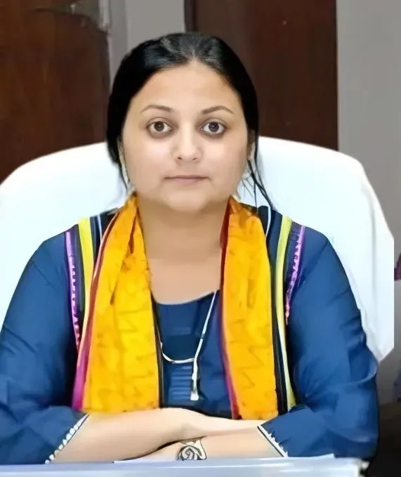 IAS priti maithil 1
