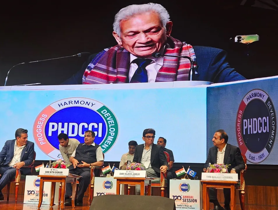 PHDCCI Lifetime Achievement Award gose to Dr. Lalit Khaitan