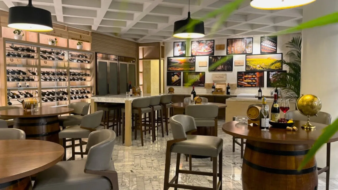 Four Seasons Hotel Bengaluru Wine Studio
