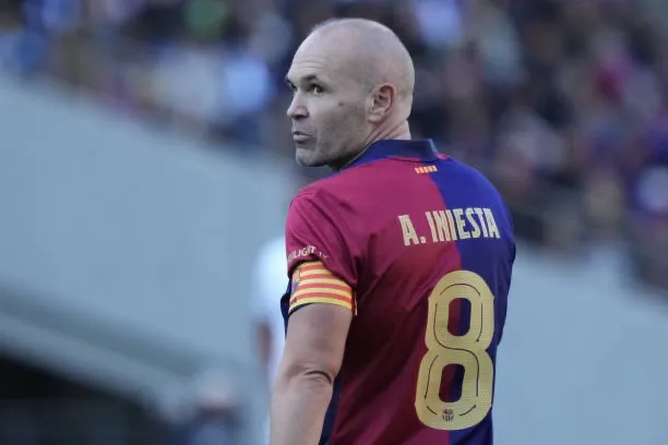 Best Number 8 Football Players | SportsGully