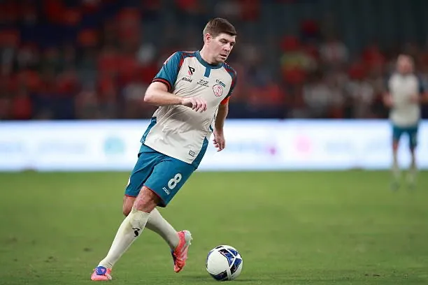 Best Number 8 Football Players | SportsGully