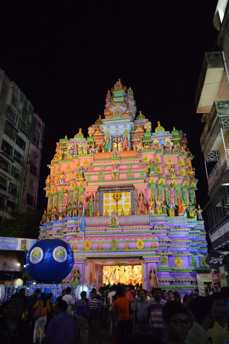 Durga Puja Ekdalia Evergreen known for illumination of the arena 8