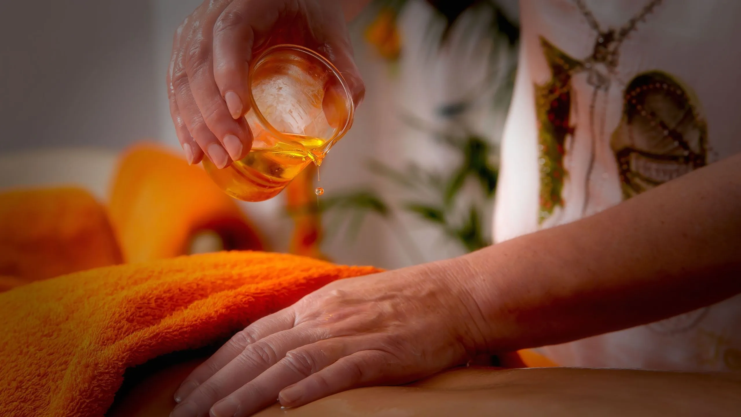 _Best Oils for Body Massage (3)