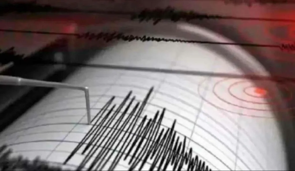 Earthquake In Delhi &ndash; Earthquake Tremors felt in Delhi NCR, Intensity was 6.1 on Richter Scale