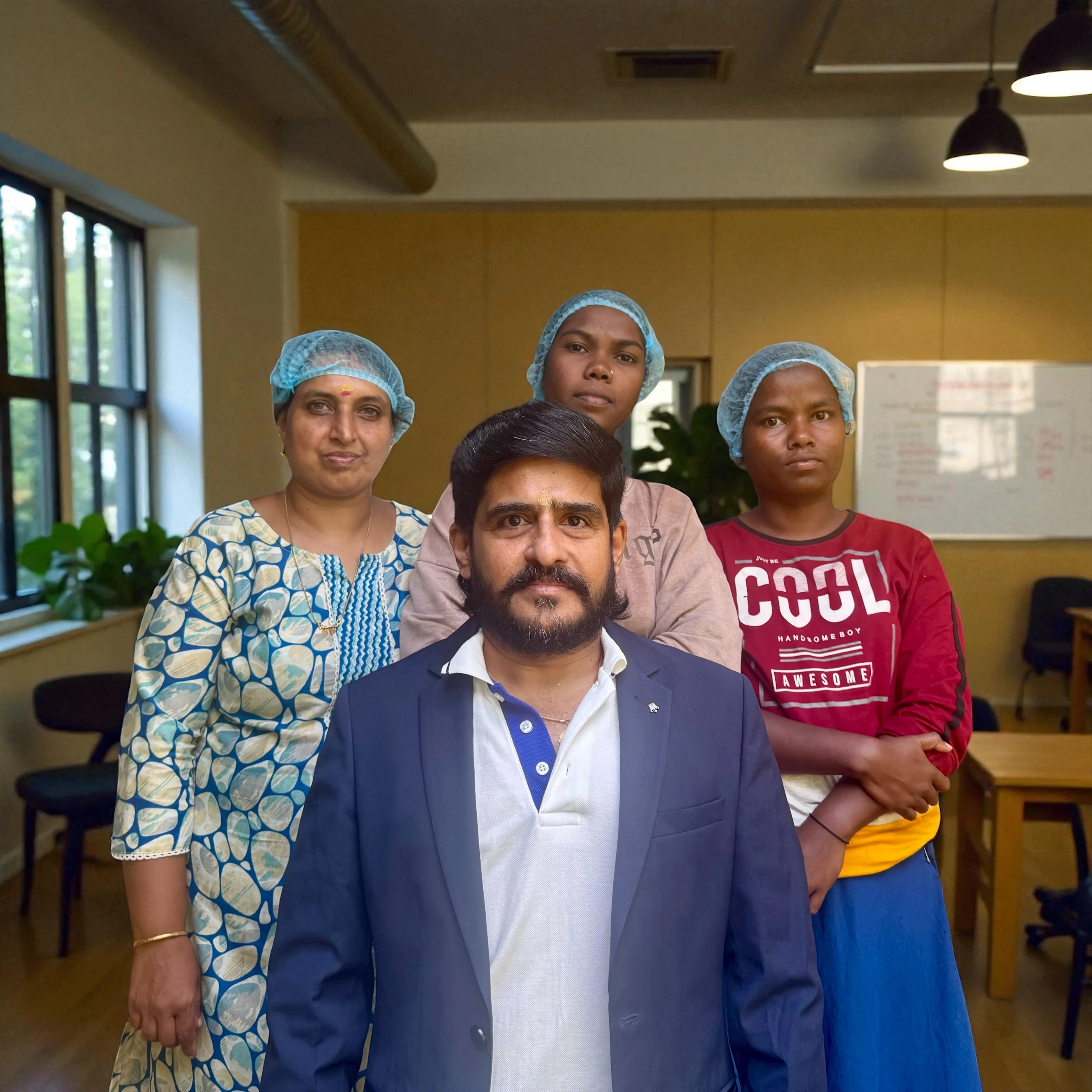 With our packing team_Indoor