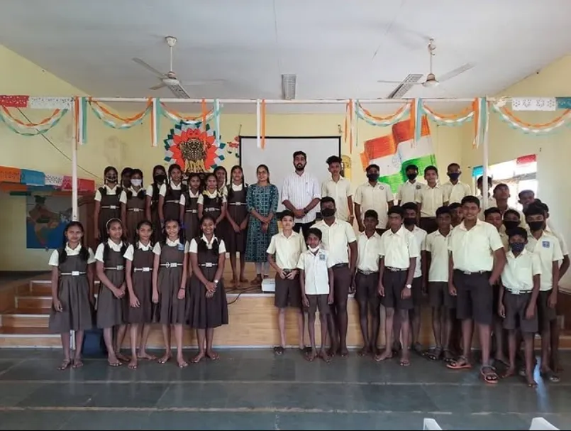 Vandit and his wife, Priyanka, with the school students for the Independence Day event