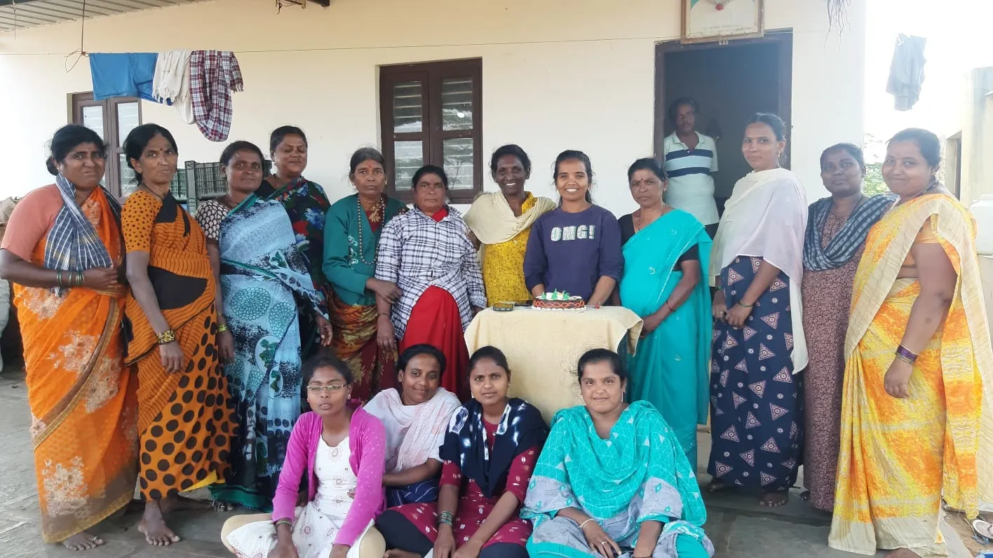 Roja Reddy with the farmers