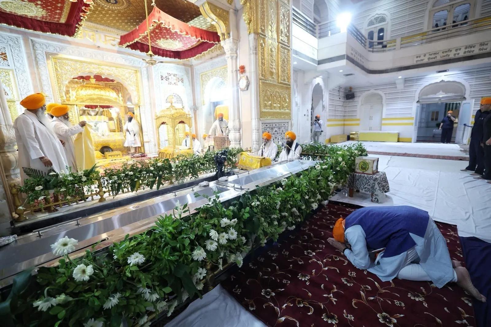 modi at gurunanak saheb
