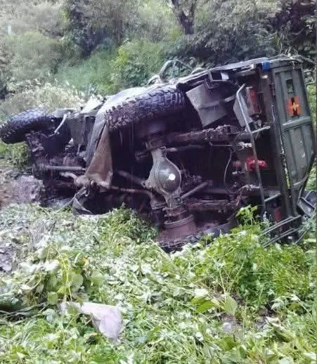 army tuck accident image