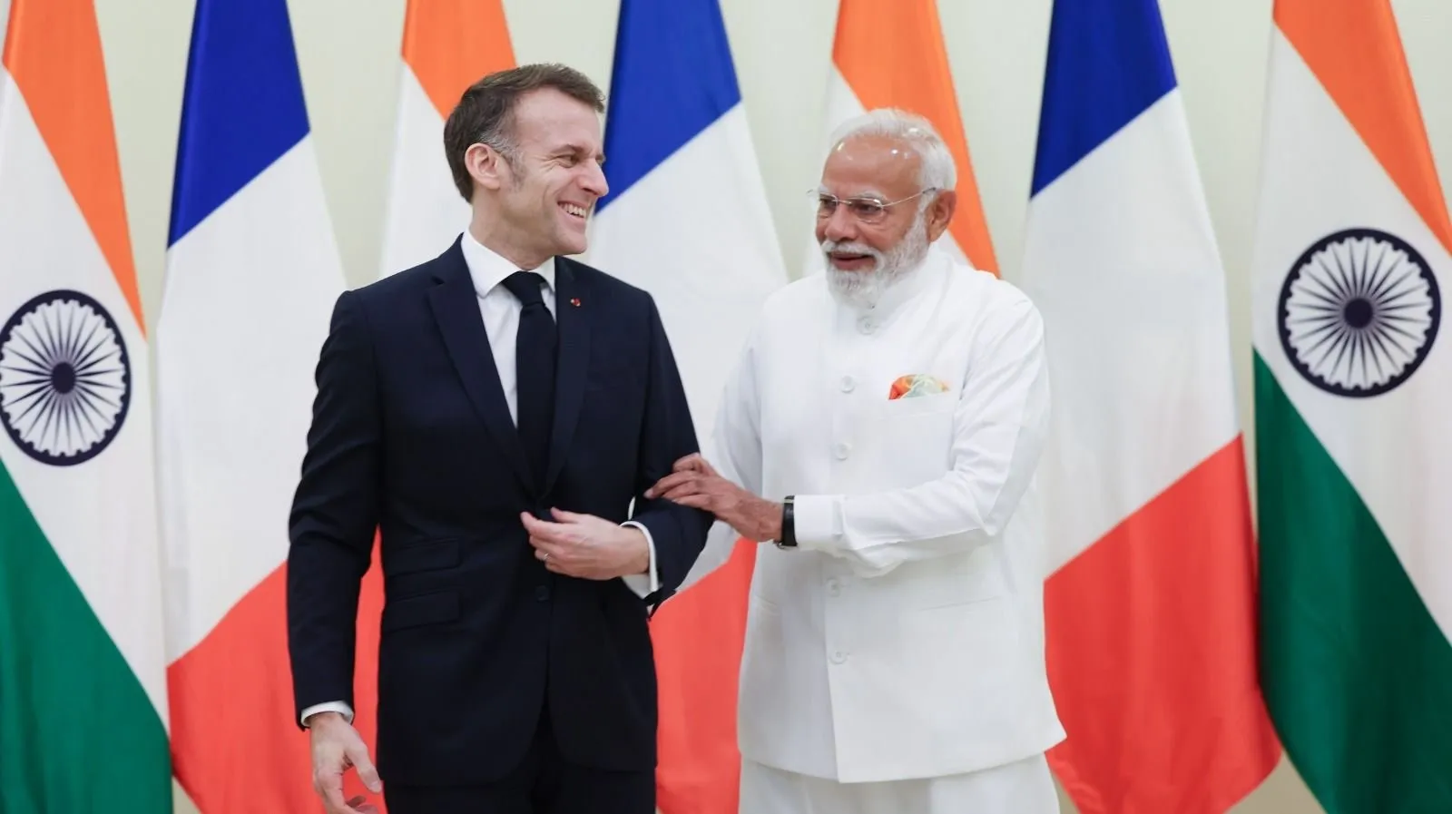 president-macron-jai-ho-modi-mumbai-meeting