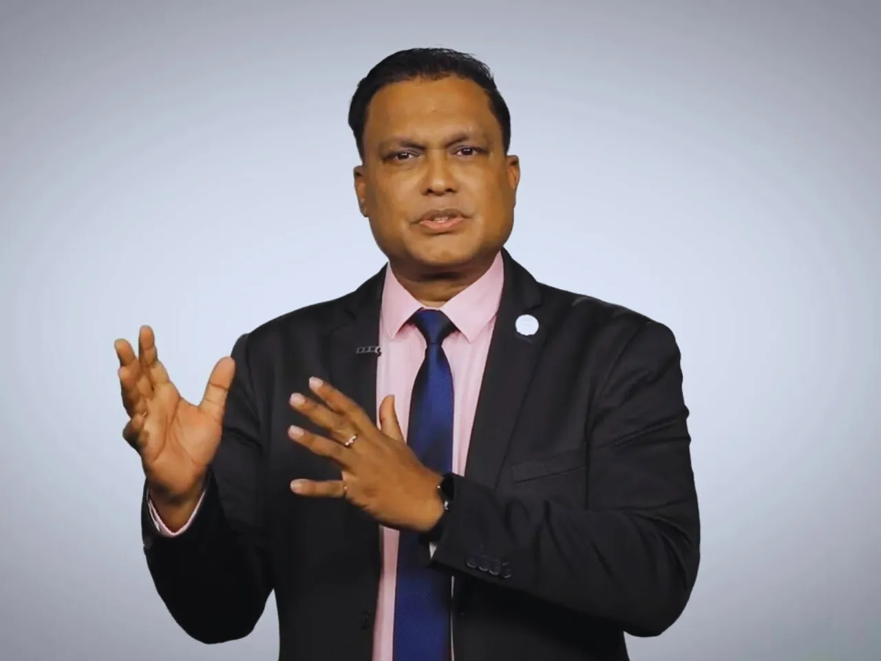 Dr Saikat Gochhait