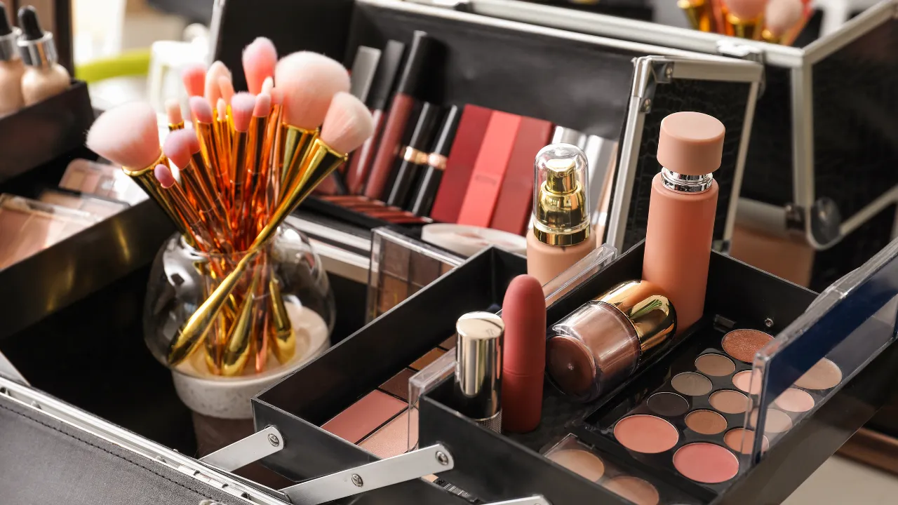 Makeup organizers as Rakhi Gift for Sisters