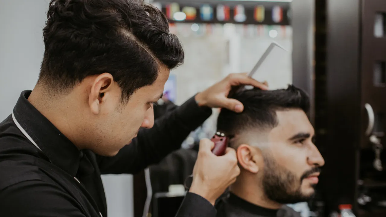 Quiff Hair Style for Man