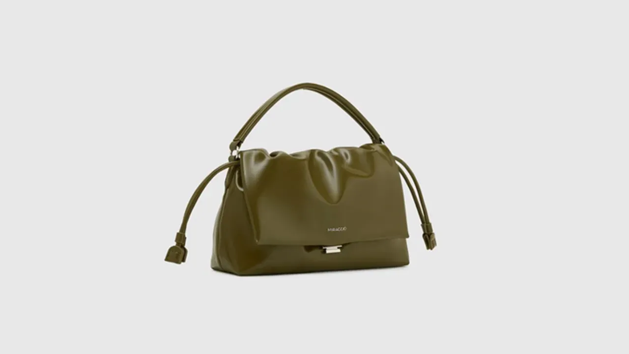 Mindy The Romantic Playmaker