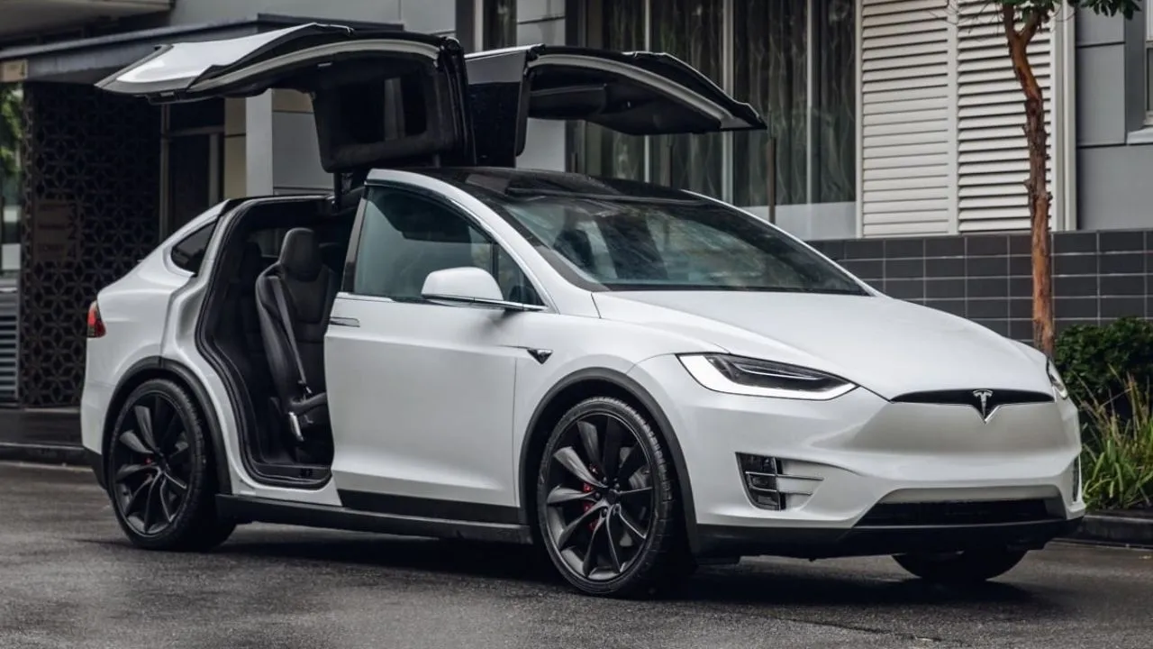 Car Tesla
