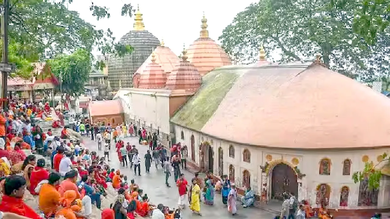 Ambubachi Mela 2025 : कामाख्या मंदिर में भक्तों का सैलाब, जानिए — क्यों पहुंचे राज्यपाल लक्ष्मण प्रसाद आचार्य? | यंग भारत न्यूज