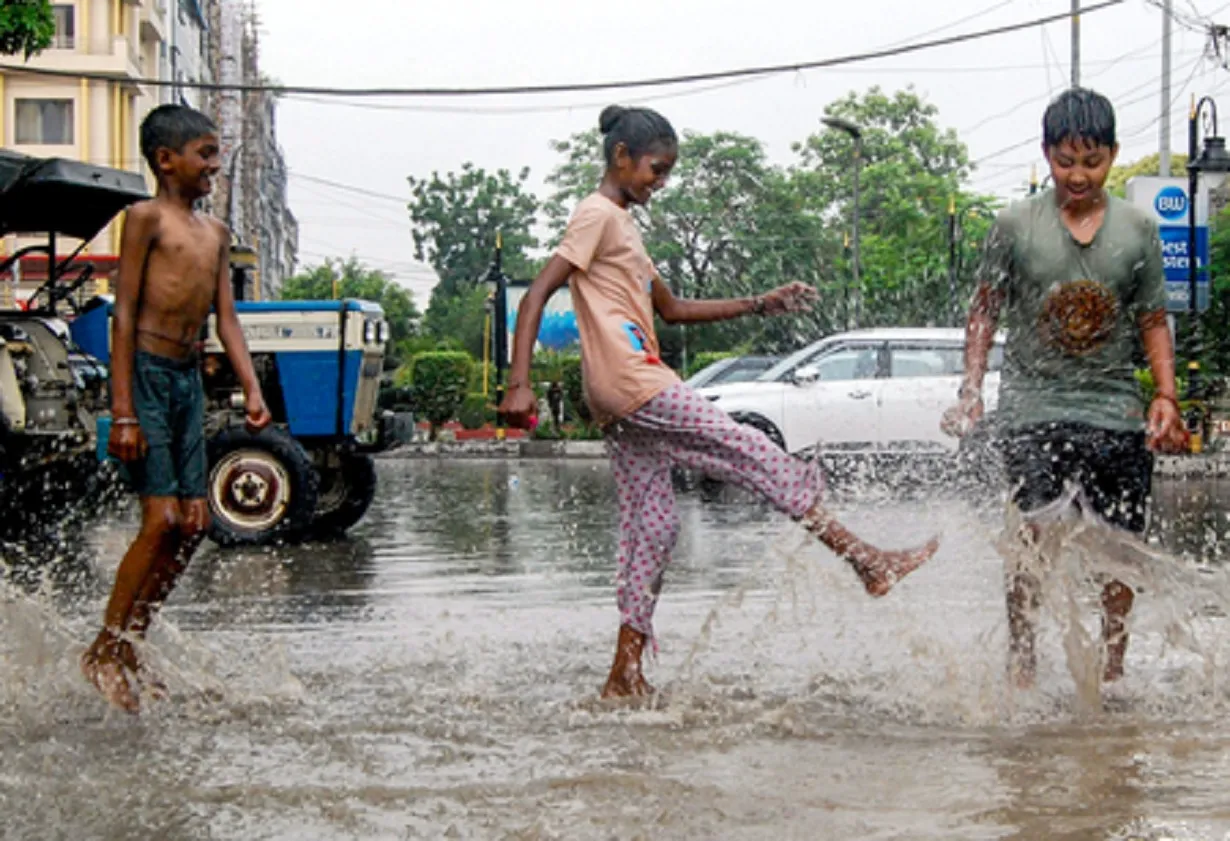 havy rain in amritsar