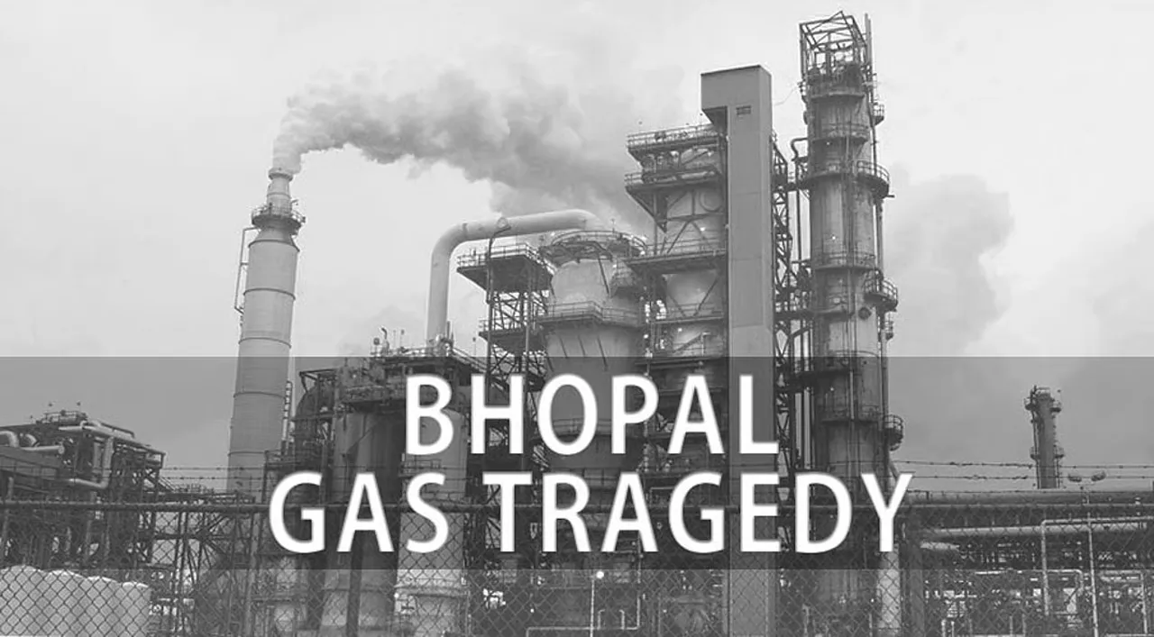 यह तस्वीर भोपाल गैस त्रासदी के 40 साल बाद एक ऐतिहासिक क्षण को दर्शाती है | यंग भारत न्यूज