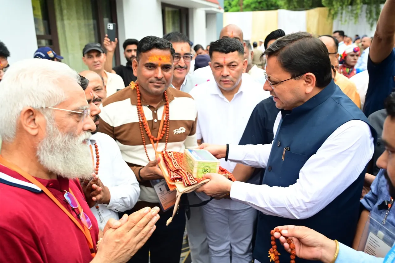 टनकपुर से रवाना हुई कैलाश यात्रा : CM धामी ने दिखाई हरी झंडी, आगे कैसी होगी श्रद्धा और साहस की अग्निपरीक्षा? | यंग भारत न्यूज