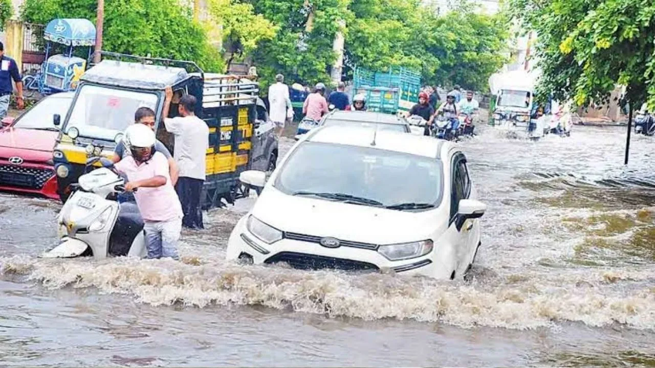 Picture of waterlogging in Delhi