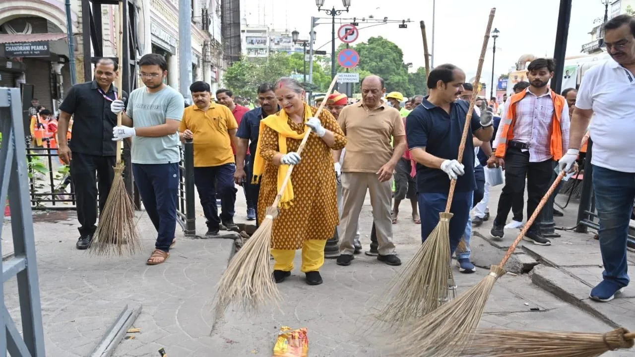 Maha Swachhata Abhiyan launched Lucknow