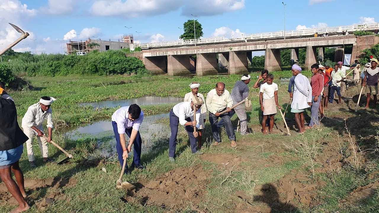Restoration Rapti river started Shravasti