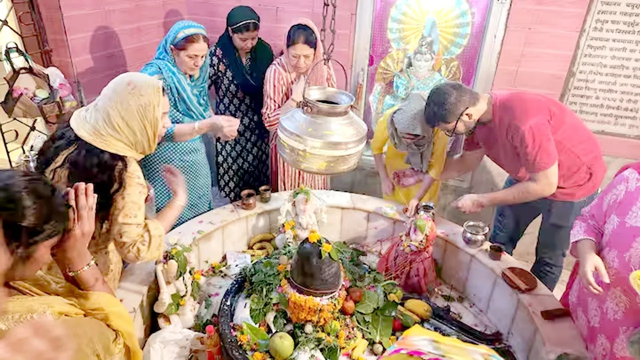 आज पवित्र श्रावण मास का पहला दिन, देशभर के शिवालयों में गूंजा हर हर महादेव | यंग भारत न्यूज