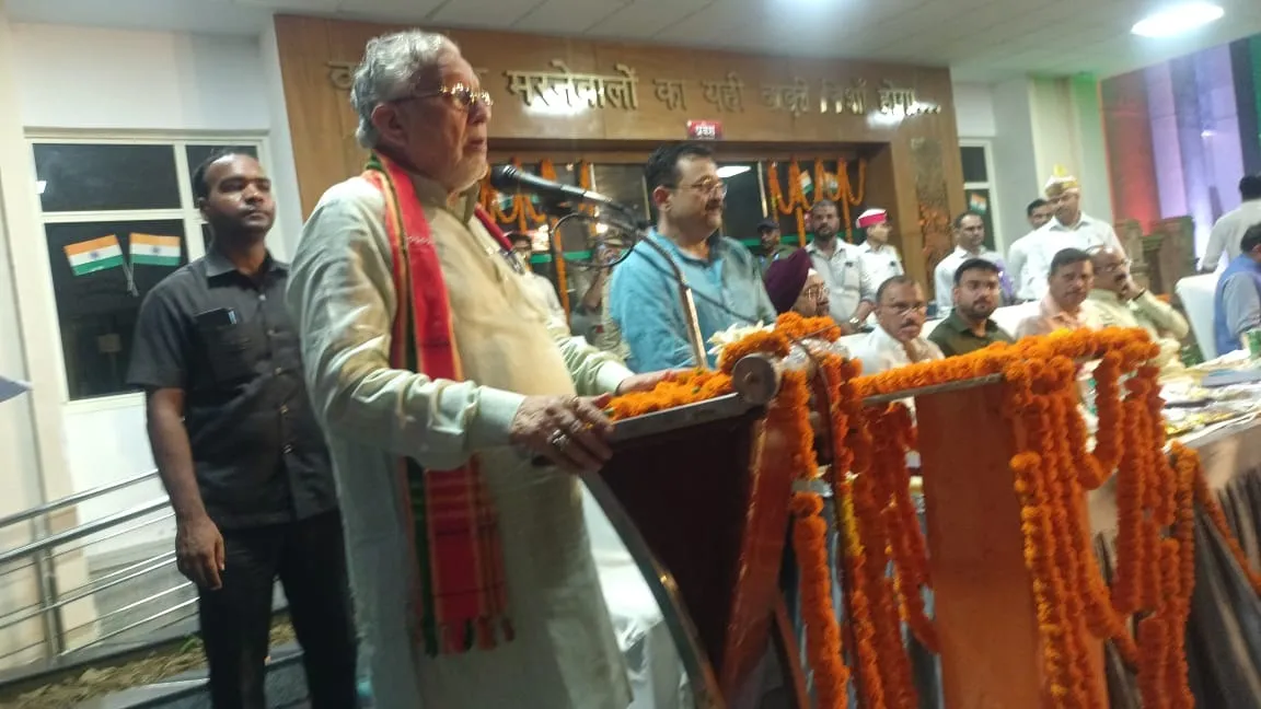 शहीद संग्रहालय में म्यूजिकल फाउंटेन व ओपन थियेटर के  लोकार्पण के दौरान समारोह को संबोधित करते वित्तमंत्री सुरेश खन्ना
