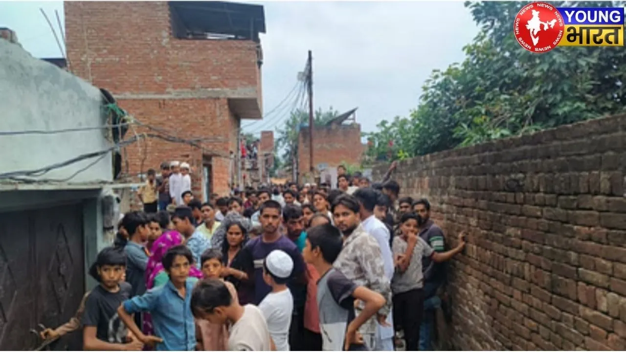 Crowd gathered at the tantrik's house in Nawabgarhi village