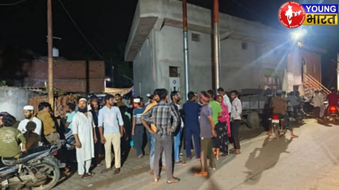 Crowd gathered at the tantrik house in Nawabgarhi village