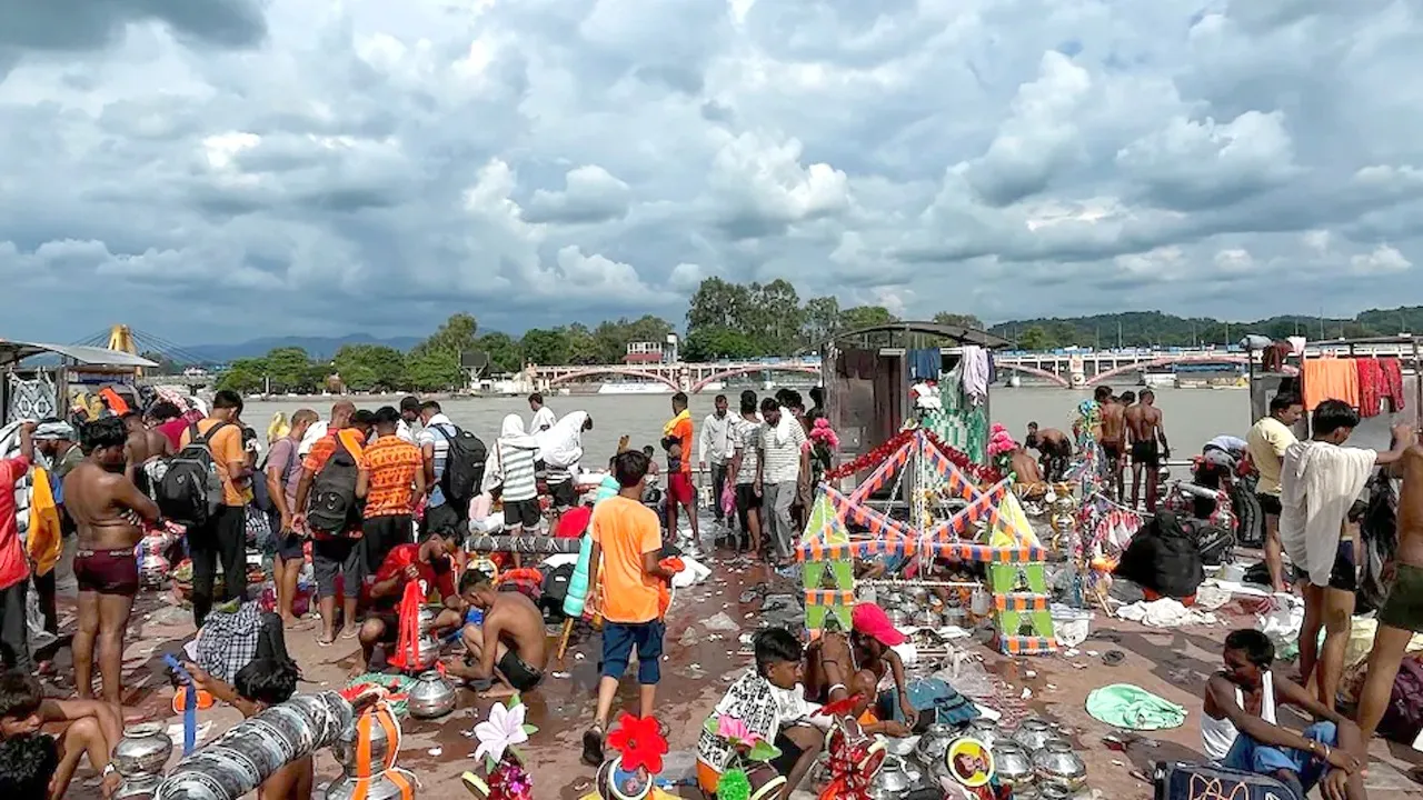 Haridwar में कांवड़ियों का ‘जनसैलाब’! प्रशासन के भी उड़ गए होश – देखें ताज़ा तस्वीरें | यंग भारत न्यूज
