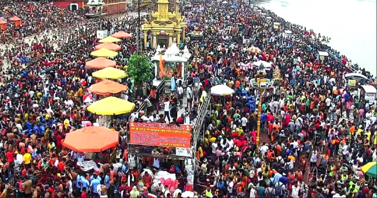 Haridwar में कांवड़ियों का ‘जनसैलाब’! प्रशासन के भी उड़ गए होश – देखें ताज़ा तस्वीरें | यंग भारत न्यूज