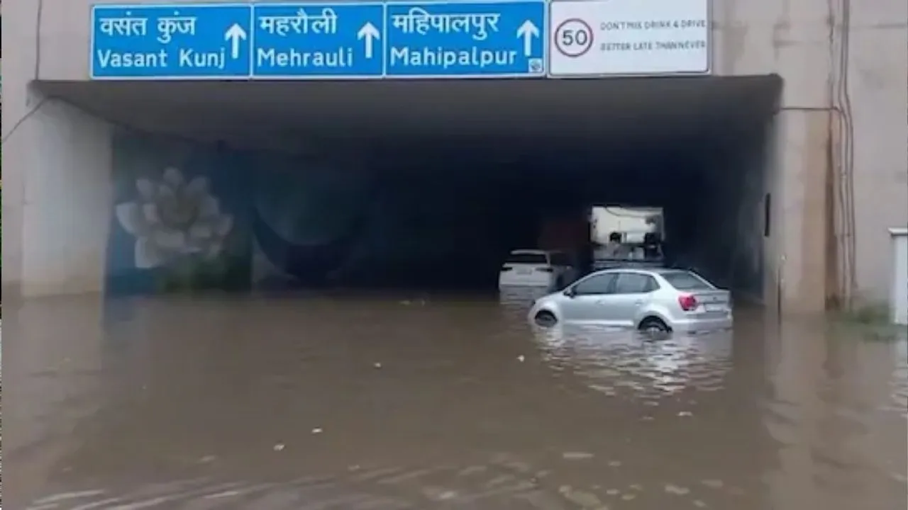 Heavy rain in Delhi (3)