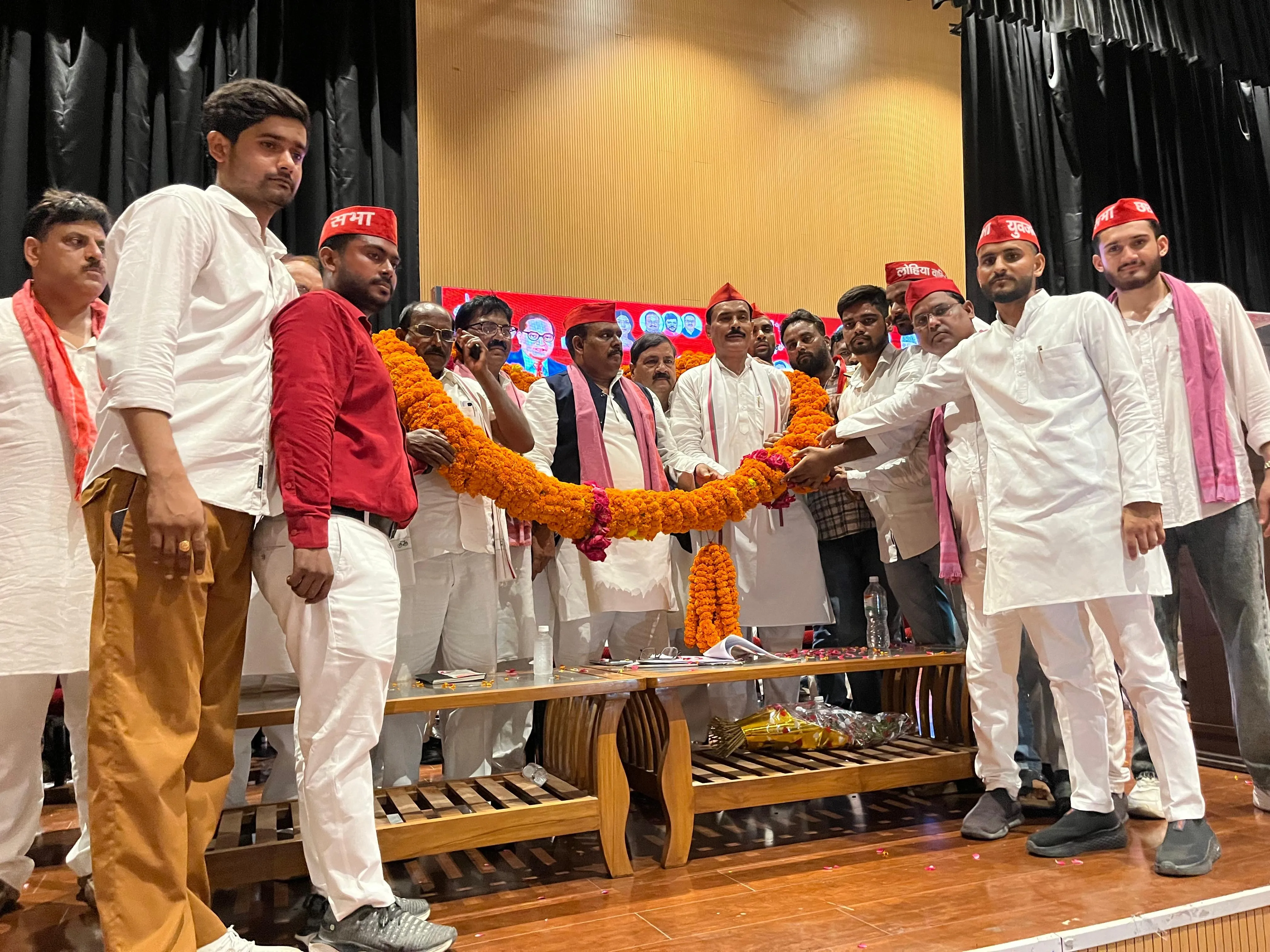 समाजवादी पिछड़ा वर्ग प्रकोष्ठ के प्रदेश अध्यक्ष एवं पूर्व एमएलसी डॉ राजपाल कश्यप