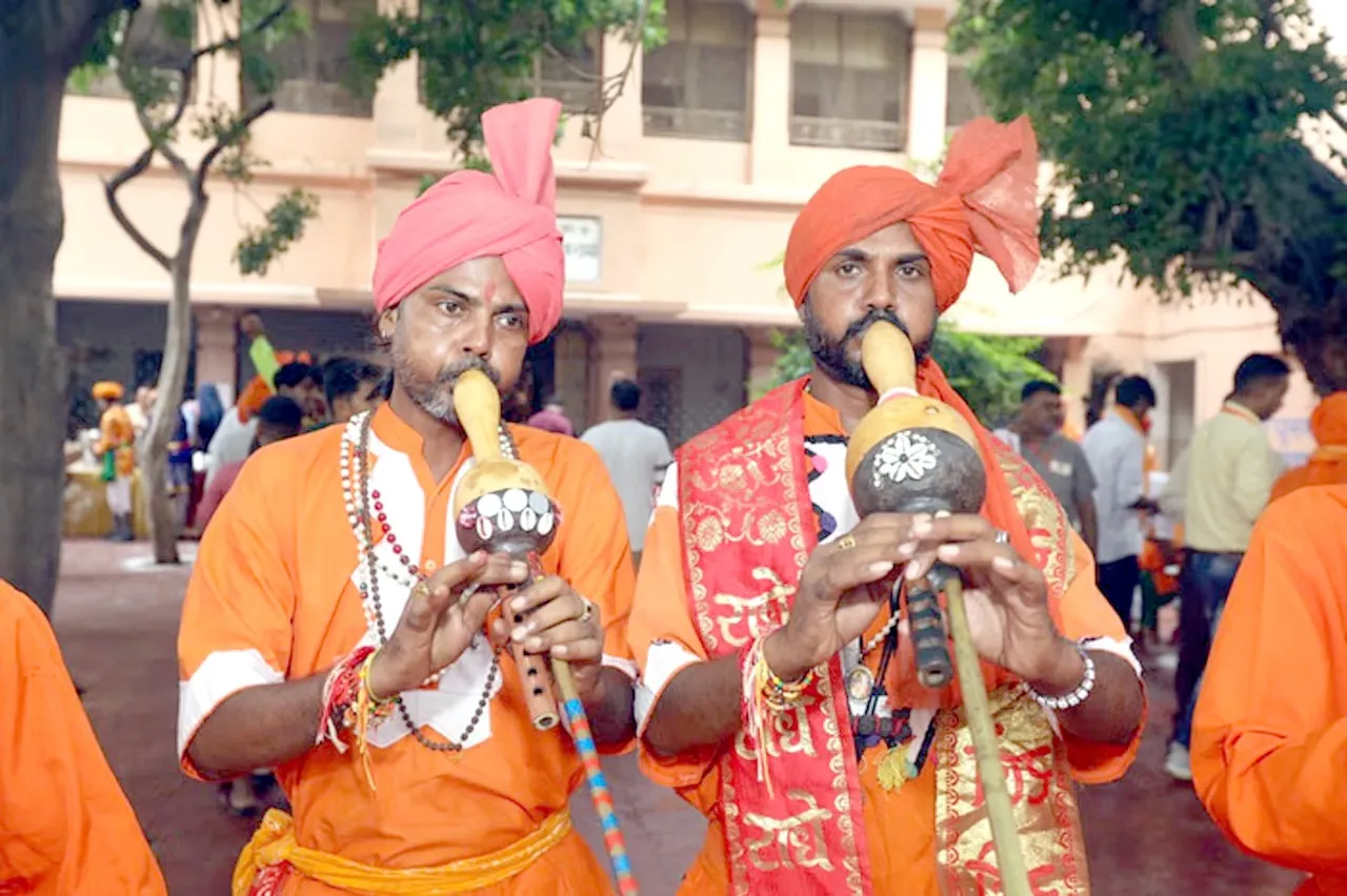 आज मथुरा में श्रीकृष्ण जन्मोत्सव : सीएम योगी होंगे शामिल, मन मोह लेगा ब्रज संस्कृति की झलक | यंग भारत न्यूज