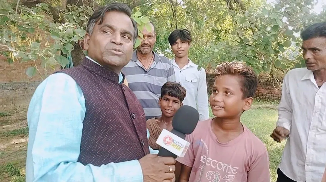 नहीं हुआ कब्रिस्तान में कोई काम, बोले बच्चे
