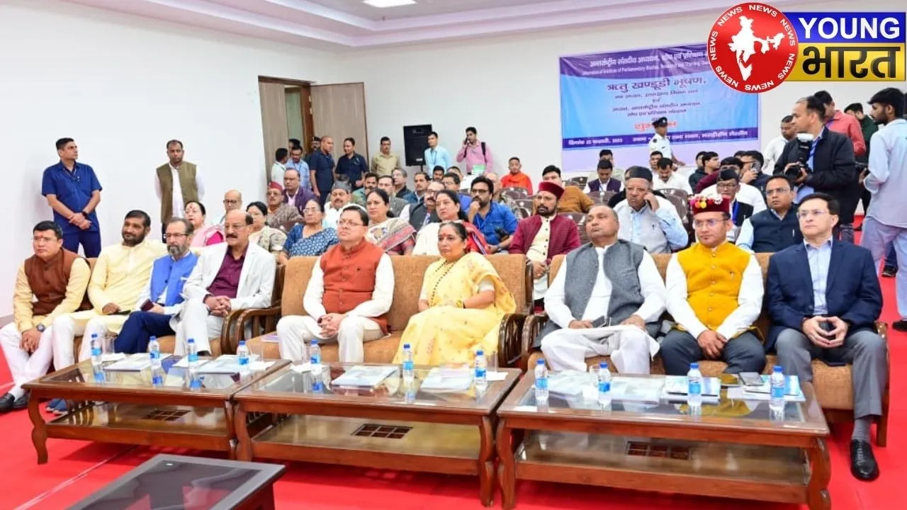CM dhami in Assembly Building, Bhararisain