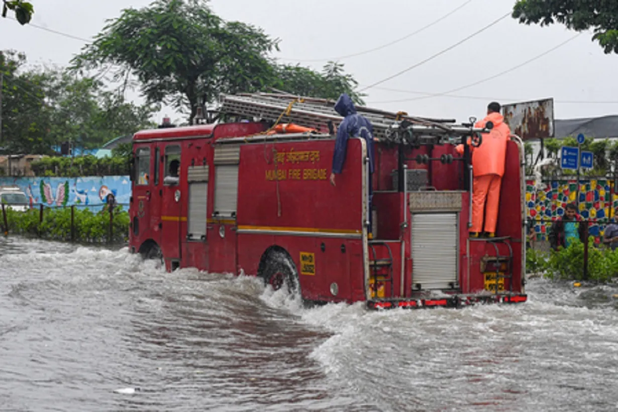 mumbai rain 02
